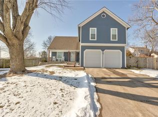 11822 Hardy St, Overland Park, KS 66210