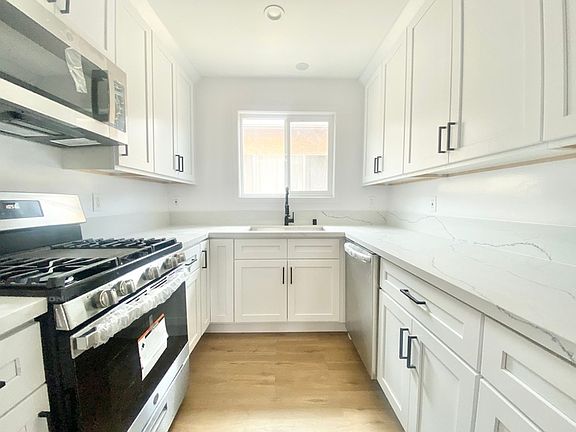 5th image of 115-121 S Carondelet St #16
