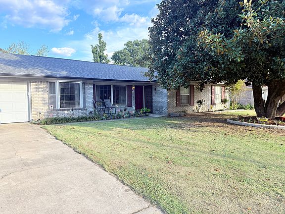 3rd image of 8105 Meadow Dr