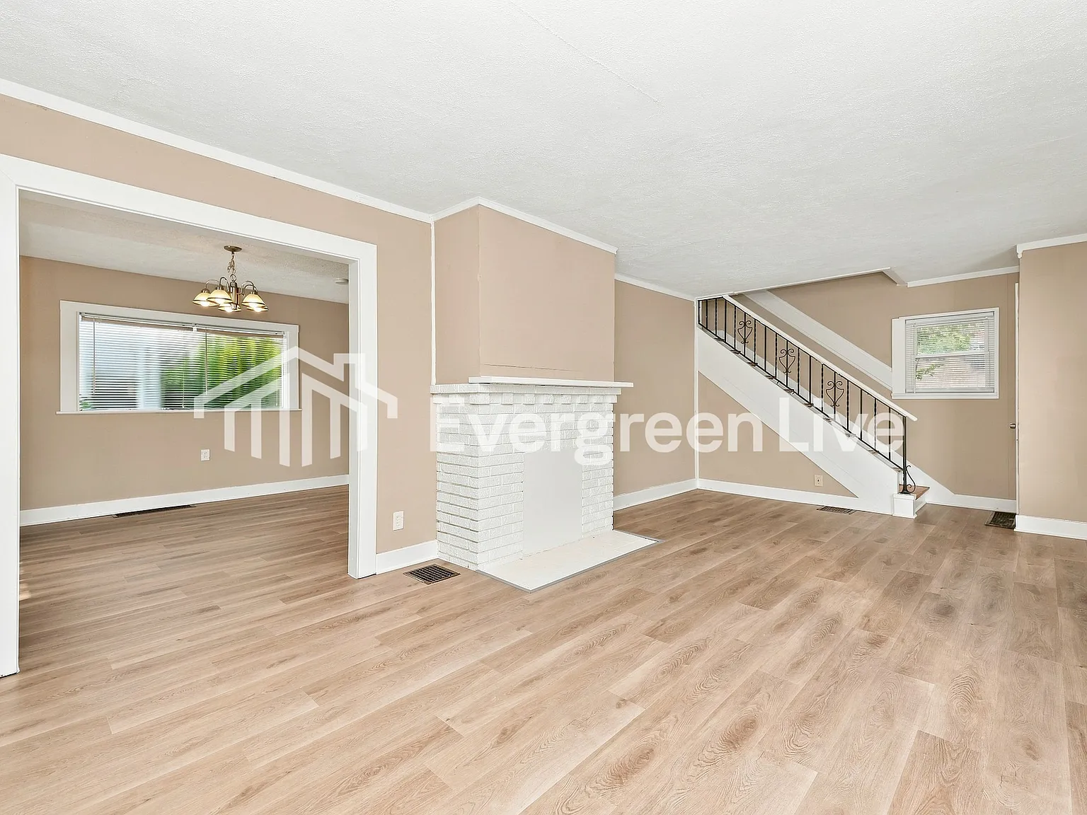 3 bed, 1.0 bath, 1304 sqft, $1,345 — Photo 2