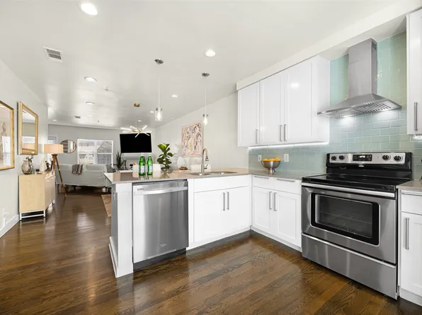 3922 Gilbert Ave APT 214, Dallas, TX 75219