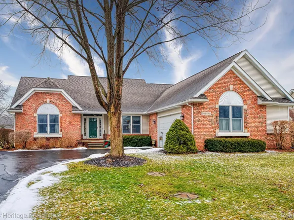 29446 Emelbe Dr, New Hudson, MI 48165