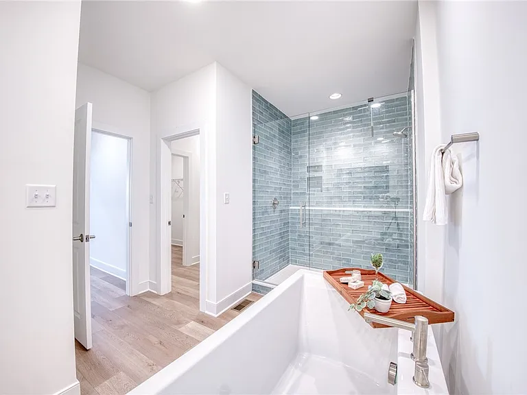 304 Highbridge Ln — Photo 19