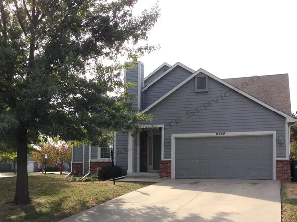 2925 Crestline Dr, Lawrence, KS 66047