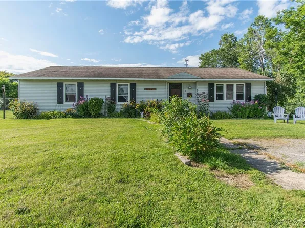 39 Saint Lawrence Ave, Alexandria Bay, NY 13607