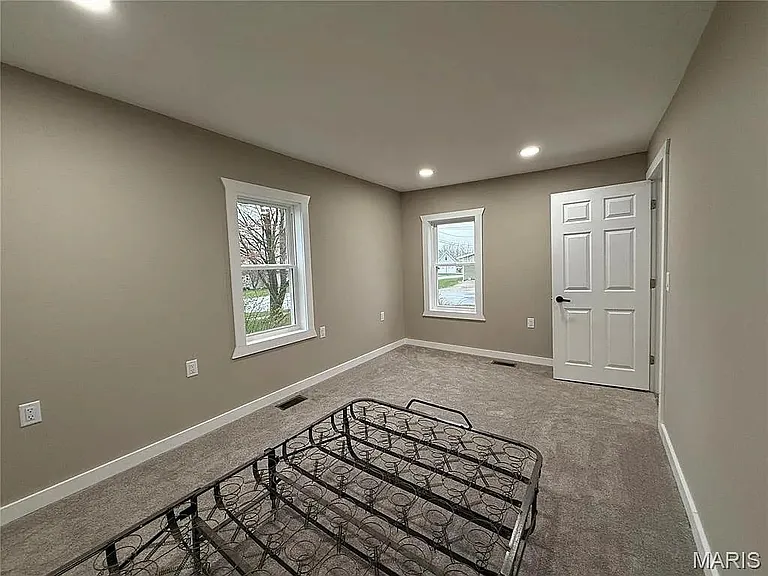 120 W Caldwell St — Photo 1