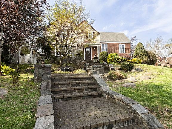 2nd image of 21515 86th Ave