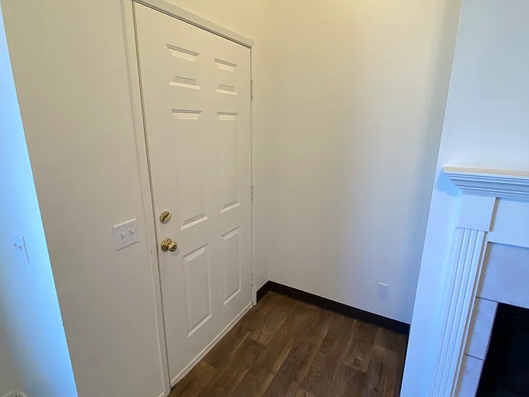 2086 NE Linnea Dr #2 — Photo 3