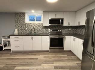 220 Pleasant Blvd, Georgina, ON L4P 2S8