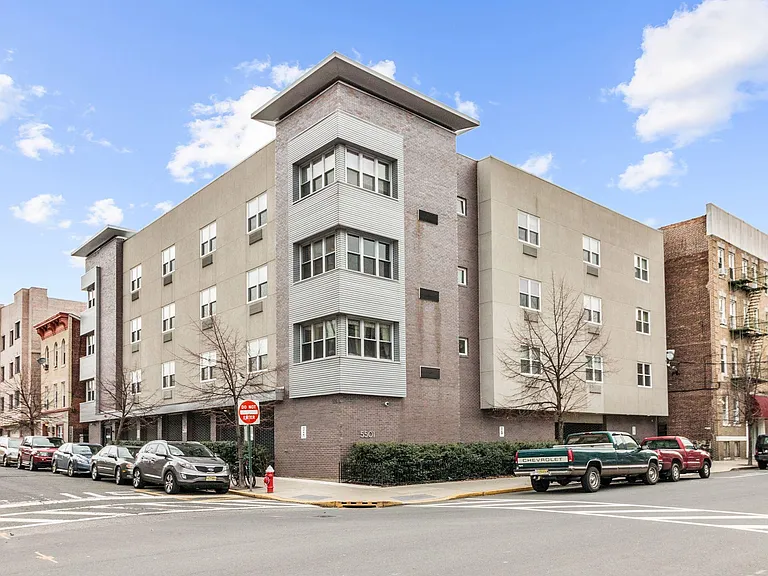 5501 Hudson Ave #201 — Photo 4