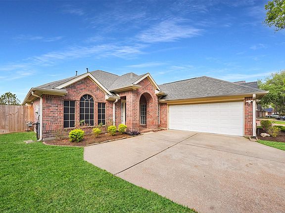 3rd image of 21307 Riverside Ridge Ln
