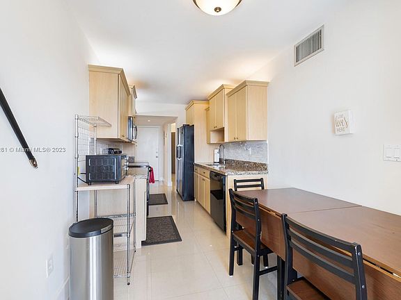 2nd image of 1690 NE 191st St #4131