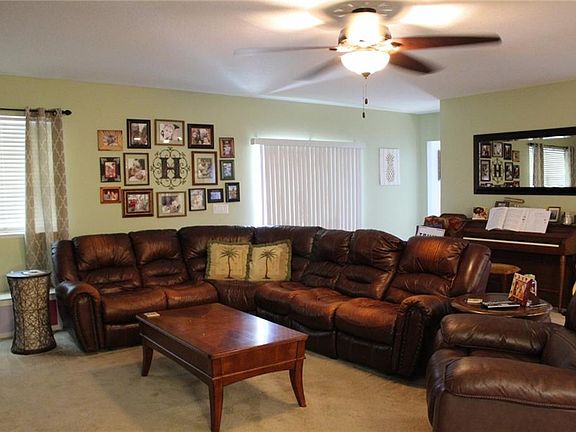 3rd image of 944 Killarney Ln