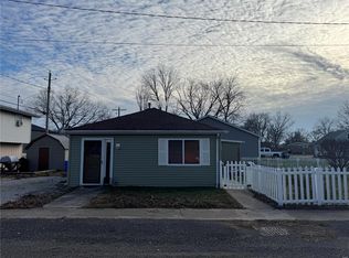 11 Melinda St, Smithton, IL 62285