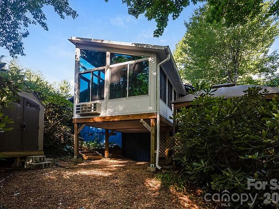 5th image of 261 Black Pine Rd