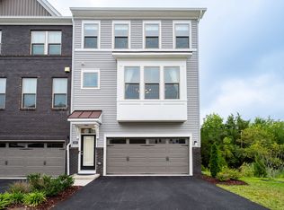 2609 Loganberry Dr, Herndon, VA 20171
