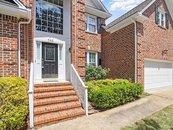 3rd image of 703 Cricketfield Ln