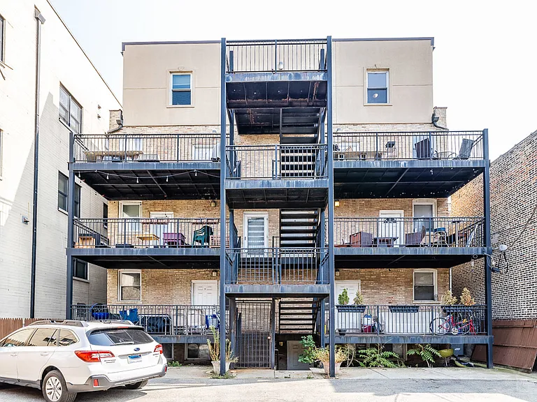 3750 N Wilton Ave #2 — Photo 24