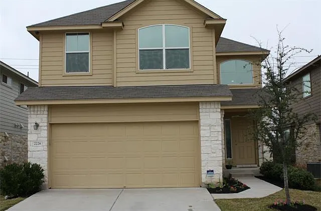 2228 Nestlewood Dr — Photo 1