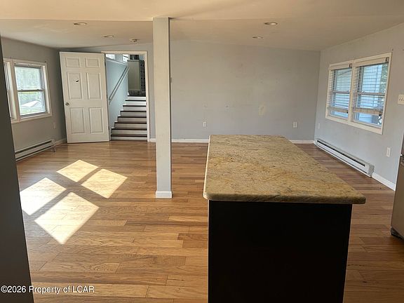 4th image of 81 Susquehanna Ave
