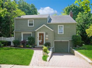 1435 Vian Ave, Hewlett, NY 11557