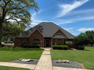 609 Enchanted Oaks Dr, Angleton, TX 77515