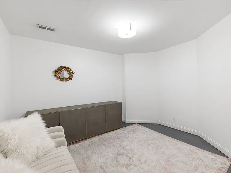 9435 Norwood Dr — Photo 55
