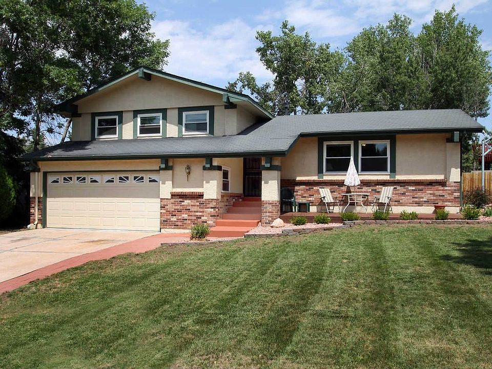 Home in Villa Loma, large co