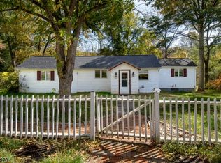 435 Pittstown Rd, Pittstown, NJ 08867