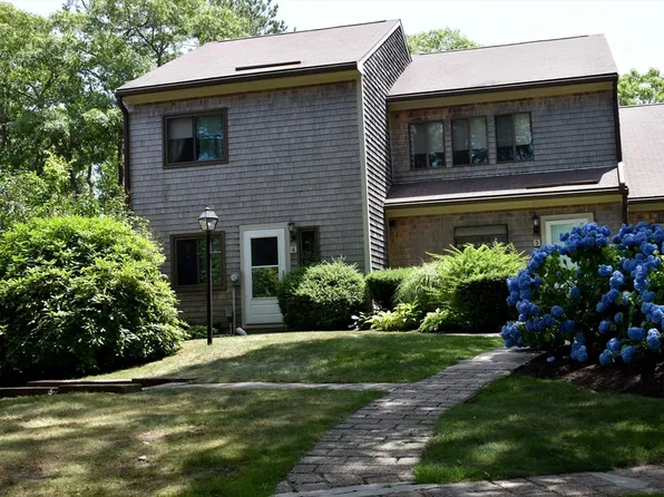 6 Round House Rd Unit 6, Buzzards Bay, MA 02532