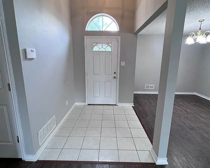 5316 Pebblestone Dr — Photo 2