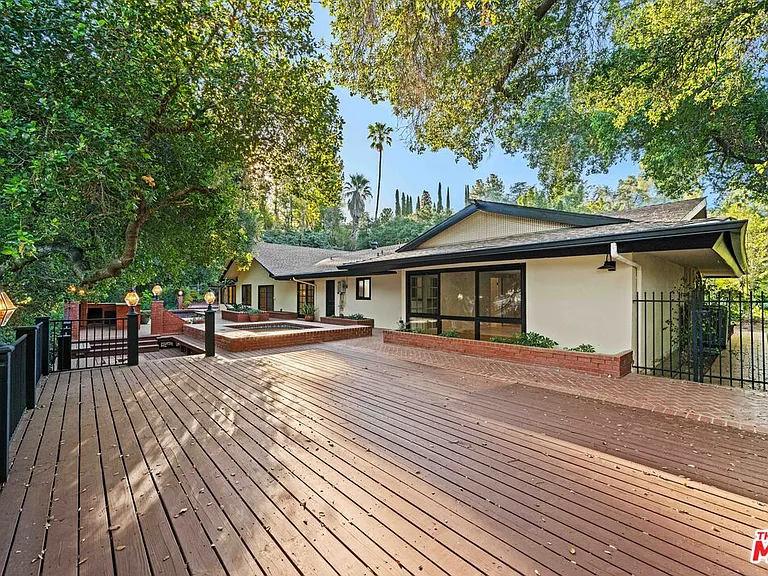 17449 Sumiya Dr — Photo 38