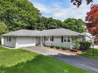 23 Windy Rdg, Trumbull, CT 06611