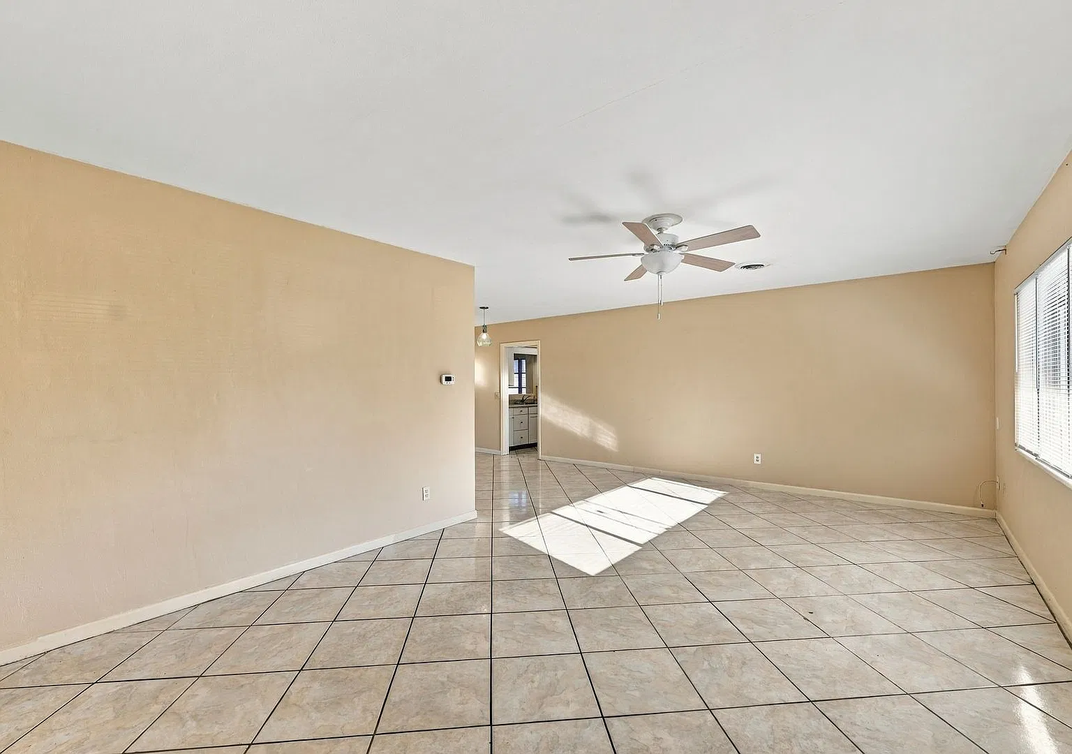 Charming 3bed/1.5bath Single Family Home on a quiet street in Clearwater! — Photo 4