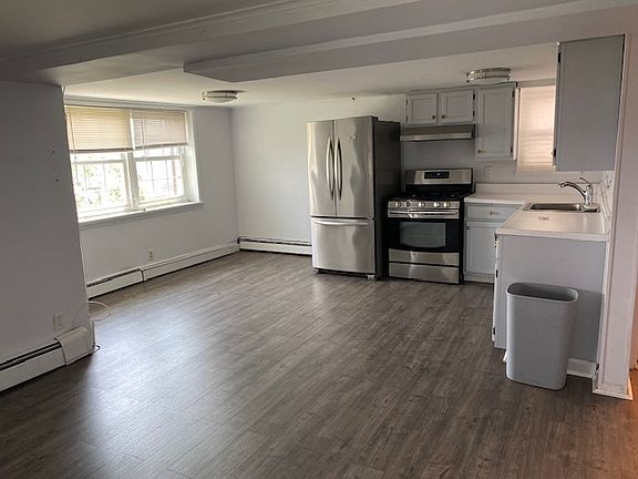 2nd image of 140 Pine St #G