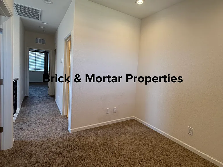 961 Villa St — Photo 10