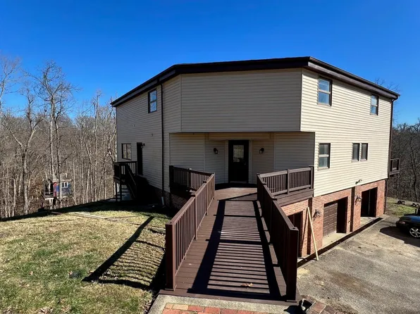 1 Cummings Ct, Huntington, WV 25701