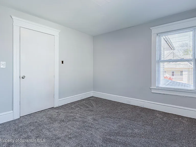 802 Quincy Ave — Photo 14
