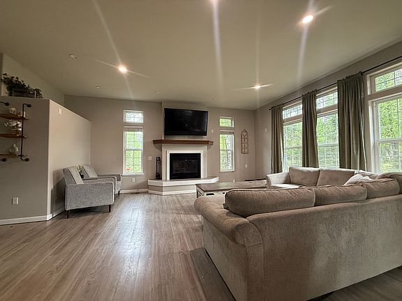 4th image of 4715 Sockeye Cir