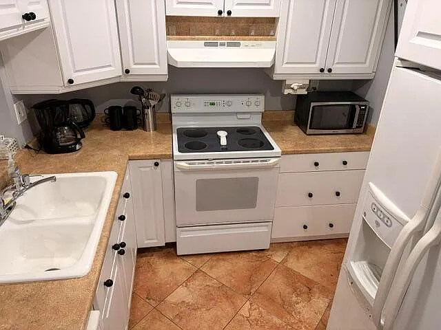 5103 NW 35th St #401 — Photo 37