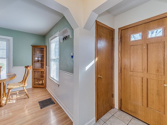 4th image of 442 N Prater Ave