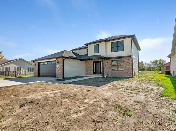 903 Springhill Dr, Coal City, IL 60416