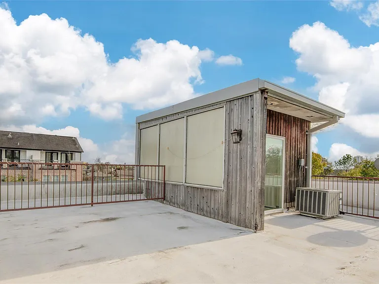 3910 Austin St — Photo 35