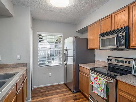 5th image of 420 Kensington Lake Cir