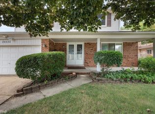 39335 Waldorf Dr, Clinton Township, MI 48038