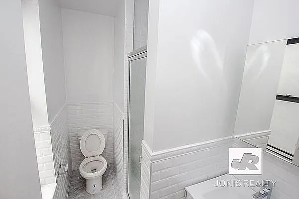 Rented by Jonis Realty | media 17