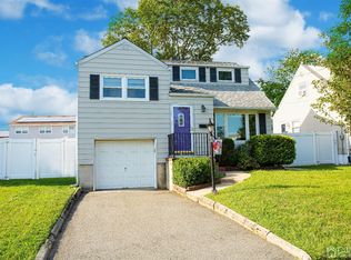 27 Stevenson St, Parlin, NJ 08859