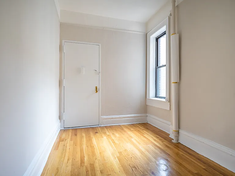189 Claremont Ave #65 — Photo 2