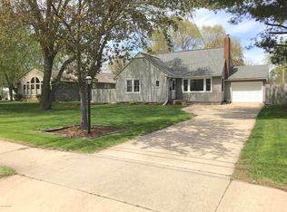 307 14th St NE, Rochester, MN 55906