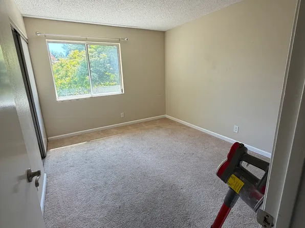 21 Regents Cir, Rohnert Park, CA 94928